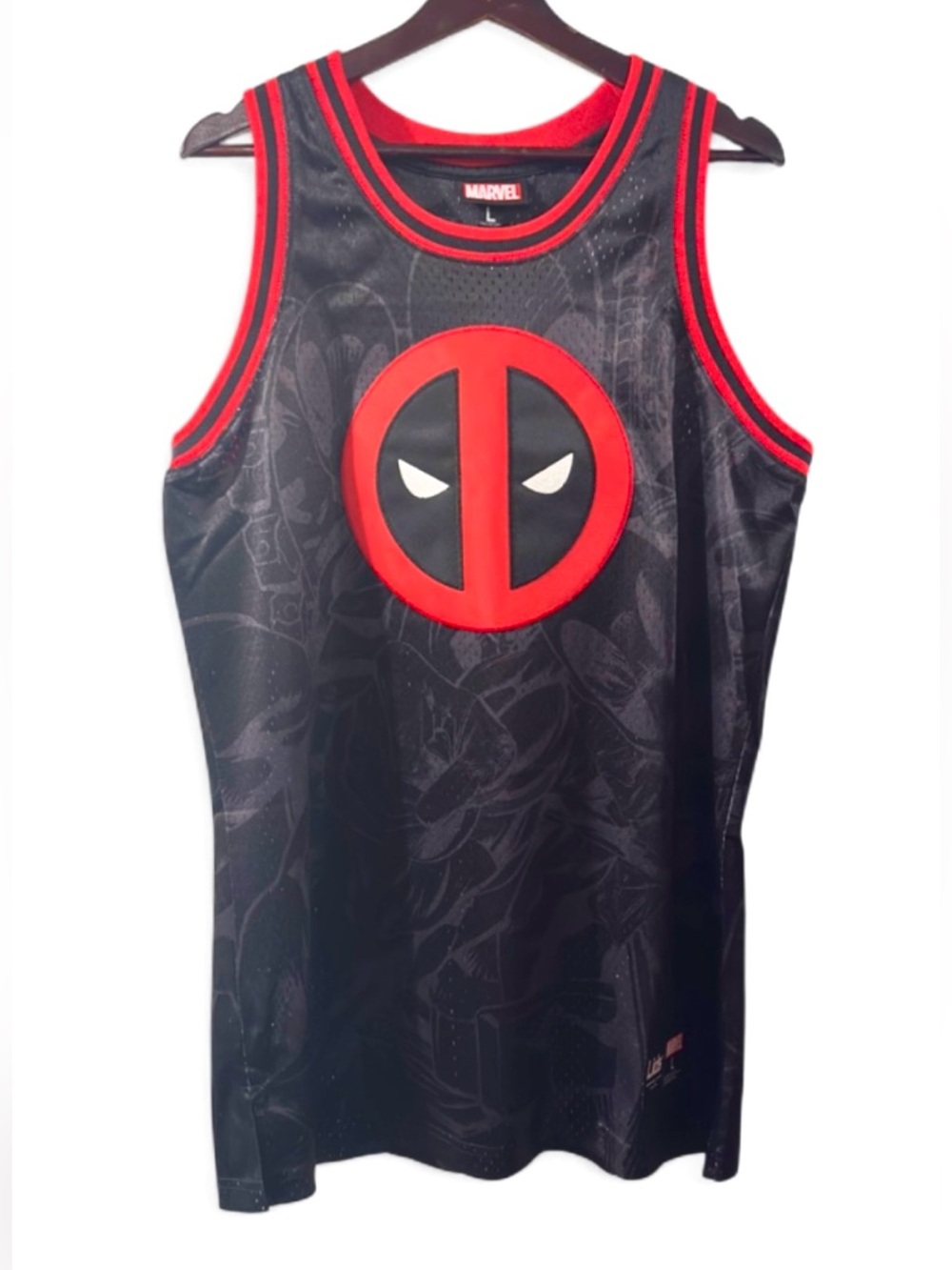 Lids x MARVEL Wade Wilson Deadpool Basketball Jersey Size Men’s Large (NWT)